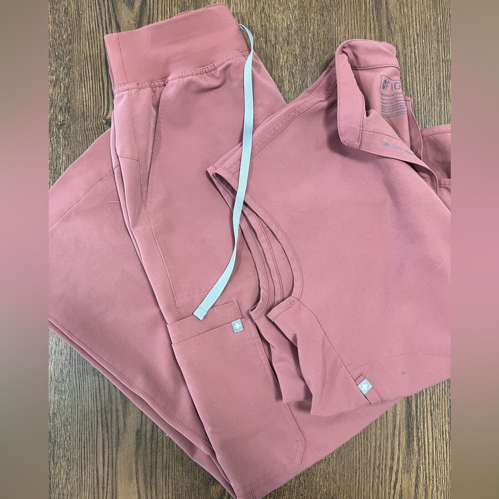 Mauve FIGS Scrub Set